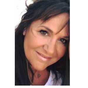 Meet your Posher, Nia